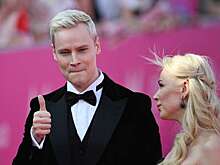 Певец Shaman выступил с ОМОНом на сцене в Крыму