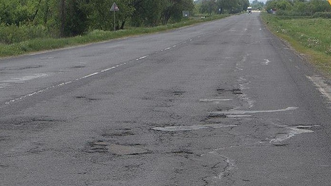 Движение по трассе Рыльск — Хомутовка в Курской области временно приостановлено