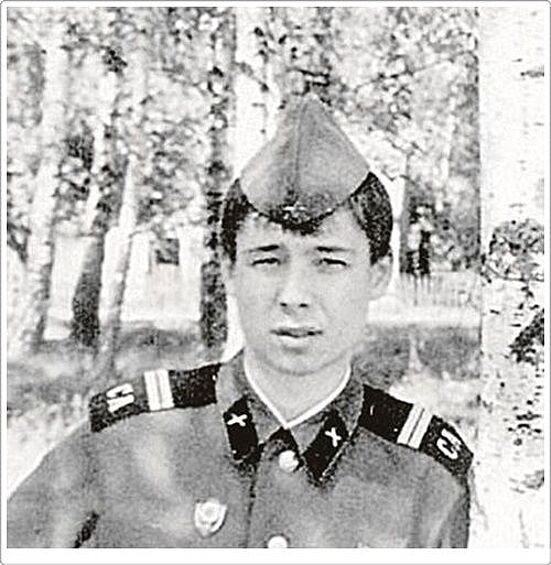 Сергей Зверев – дослужился до старшего сержанта в войсках противовоздушной обороны