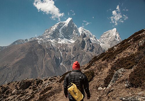 Тайна крыши мира: кто первым покорил Эверест на самом деле?