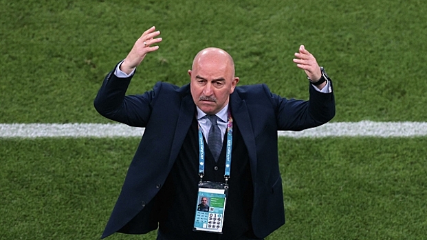 Зарплату Черчесова сравнили с доходами коллег на Евро