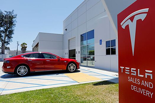 В США решили проверить безопасность автопилота Tesla