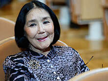 Актриса Наталья Аринбасарова поддержала брак Кончаловского и Высоцкой