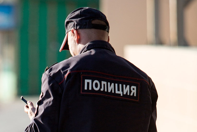 В Ростове полицейские задержали мужчину в женской юбке, подозреваемого в краже медных трубок