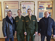 В Челябинской области шефы 90-й гвардейской танковой дивизии ЦВО провели беседу с новобранцами