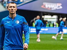 33-летний защитник "Факела" Смирнов завершил игровую карьеру и вошел в тренерский штаб Евсеева