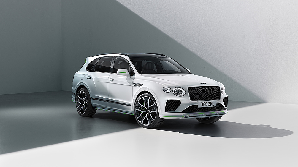 Представлено новое поколение кроссовера Bentley Bentayga Speed. Модель лишилась 635-сильного двигателя W12 6.0, но стала только мощнее — новинку оснастили 4,0-литровым турбомотором V8 на 650 л.с.