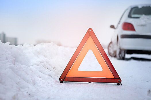 Под Архангельском автобус с людьми попал в ДТП при перестроении