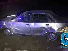 Двое в больнице: в Самарской области на трассе "Приора" улетела в кювет