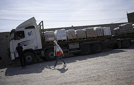 Палестинский Красный Полумесяц получил 30 грузовиков с гуманитарной помощью