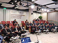 Спасатели поделились знаниями с жителями