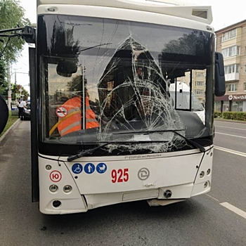 Троллейбус врезался в маршрутку в Чебоксарах