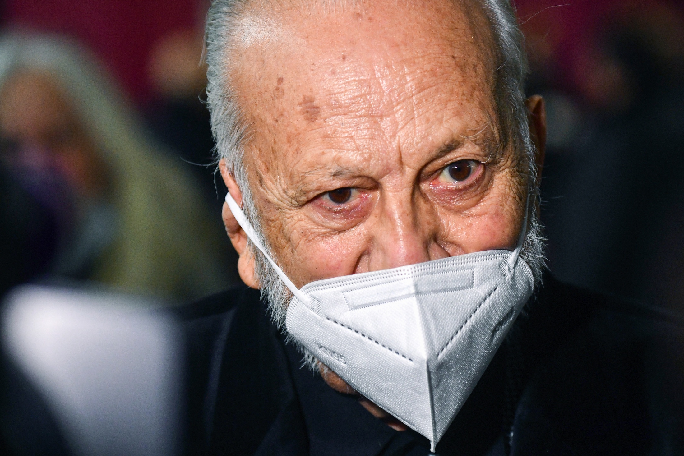 Филипп Киркоров собирается перезахоронить свою маму