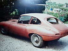 Один из первых в мире Jaguar E-Type 2+2 найден в сарае