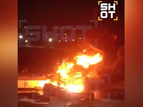 Пожар площадью 850 "квадратов" произошел в гаражном боксе в Красноярске