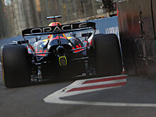 Макс Ферстаппен завоевал поул в сумасшедшей квалификации в Баку, Пиастри – 9-й