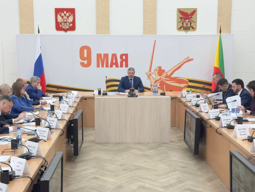 Александр Осипов поручил наградить добровольцев, которые помогали тушить пожары в Забайкалье