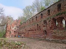 Старейший в России рыцарский замок стал доступен для туристов