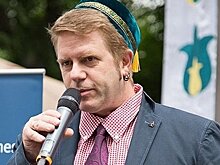 "Институт истории заслуживает увеличения финансирования, а не слияния"