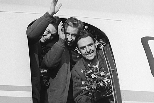 60 лет назад в космос впервые в мире полетели сразу трое. И без скафандров