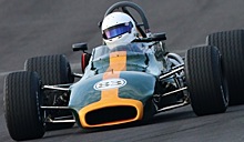 Потомки Джека Брэбэма сели за руль его Brabham BT35
