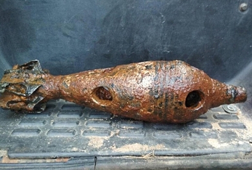 В Костромской области дорожники во время работ нашли мину