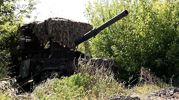 Экипажи Т-90 поддержали огнем штурмовиков на Красноармейском направлении