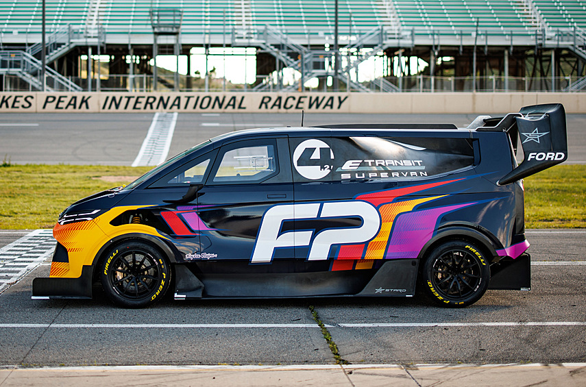 Немецкий болид с французом Жюлем Гуноном из команды SunEnergy1 Racing за рулём прошёл в квалификации 6,213-километровый трек за рекордные для моделей класса GT3 1 минуту 56,605 секунды.