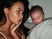 #мимимидня: 5-месячный сын Тимати заразительно хохочет, играя с мамой