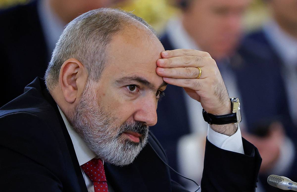 Оппозиция Армении заявила о конце политической жизни Пашиняна