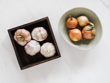 Врач развеял миф о способности чеснока и лука укреплять иммунитет