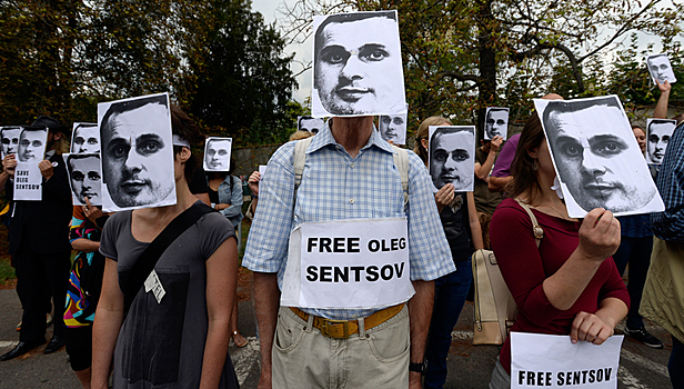 Евросоюз солидарен с Сенцовым и надеется на его освобождение