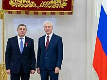 Мэр Москвы вручил награду руководителю «Росгосстраха»