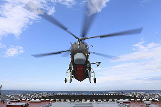 Экипаж корабельного вертолета Ка-27ПЛ морской авиации Балтийского флота выполнил комплекс задач в море