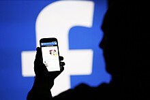 На Facebook, Google и Twitter подали в суд