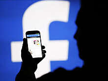 На Facebook, Google и Twitter подали в суд