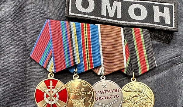 В Волгограде росгвардейцам — участникам СВО передали 8 медалей