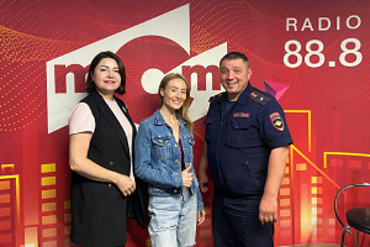 Детский омбудсмен Бурятии рассказала радиослушателям о безопасности несовершеннолетних в летний период