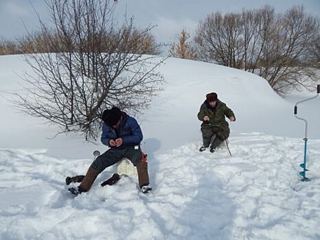 Помочили мормышки: орловский рыбак поймал 900-граммового окуня