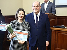 Учителя Новосибирска получили бюджетные образовательные сертификаты