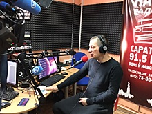 Настоящий рок-н-рольщик: в Саратов с концертом приехал основатель группы «Агата Кристи»