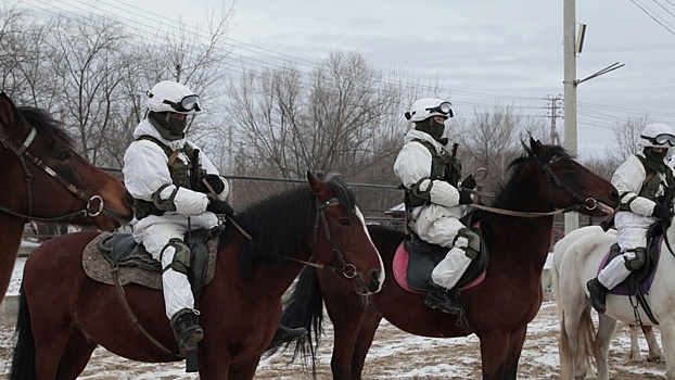 Будущие офицеры горных подразделений прошли курсы конной подготовки в Амурской области