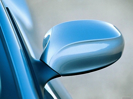 В Пензе автомобилист снес зеркало другой машины и уехал