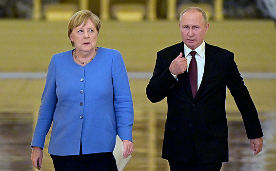 В Кремле оценили возможность еще одного разговора Путина и Меркель