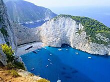 В Греции открывают пляжи