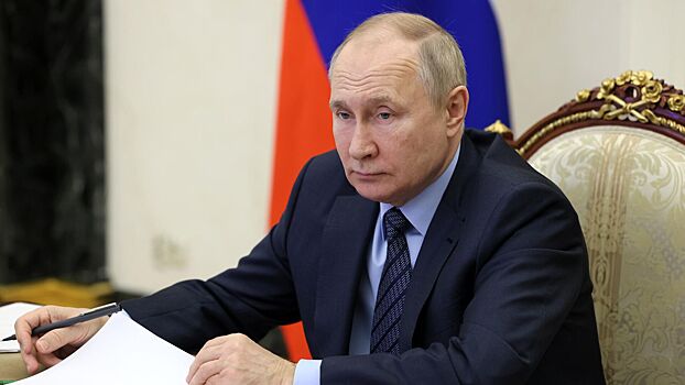 Путин подписал закон о единой ставке НДФЛ для работающих удаленно