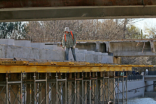 Власти Симферополя замаскировали реконструкцию моста под капремонт