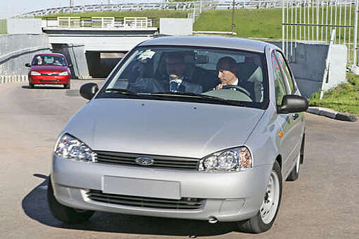Глава "АвтоВАЗа" Соколов предложил Путину испытать новый автомобиль Lada Iskra