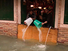 "Это катастрофа": наводнение парализовало жизнь в Венеции