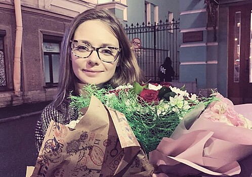 Звезда «Мажора» Карина Разумовская вышла из декрета через два месяца после родов